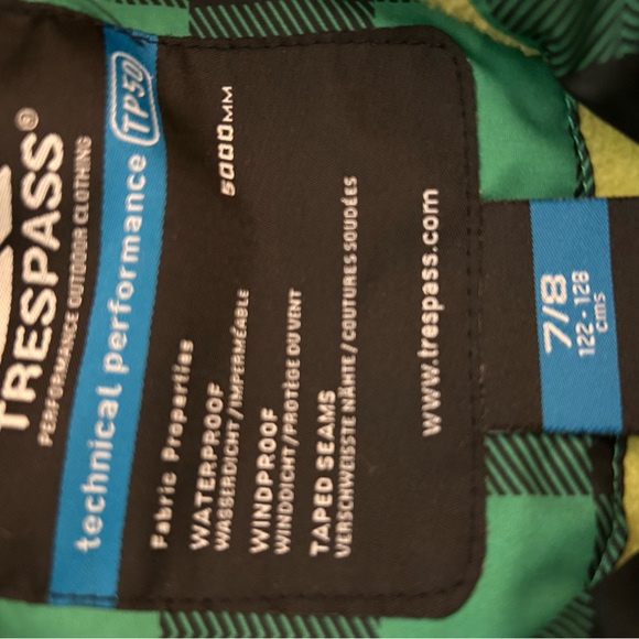 Big kids 7/8 waterproof trespass winter jacket - Picture 5 of 5